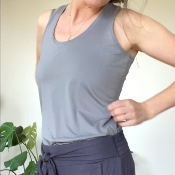 Vassarette Women's Lacy Back Racerback Tank Tiffany Silver XLarge - Picture 7 of 10